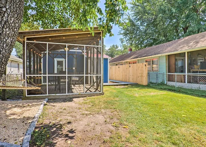 Chic Cottage W/ Private Yard: Steps To Beach!