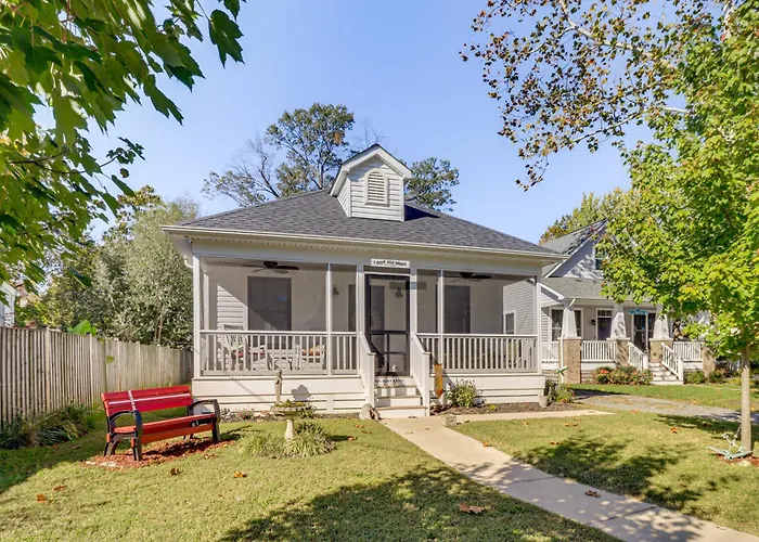 3 Blocks To Beach & Potomac River: Virginia Escape