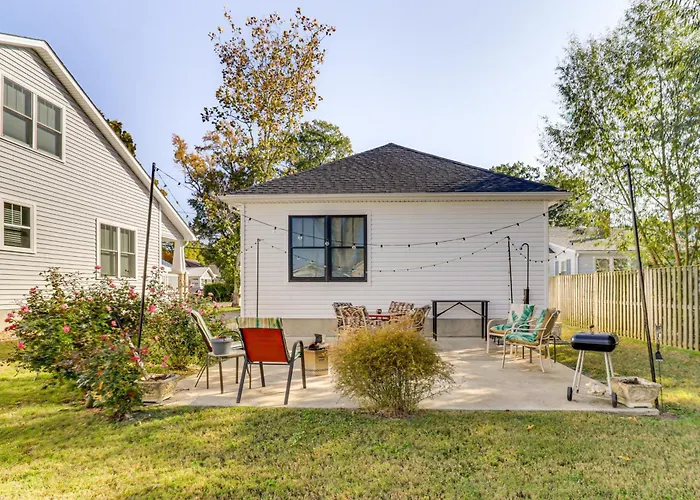 3 Blocks To Beach & Potomac River: Virginia Escape