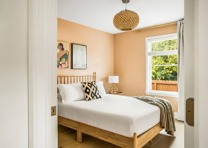 Walk To The Beach & Town | Stylish Beach Home